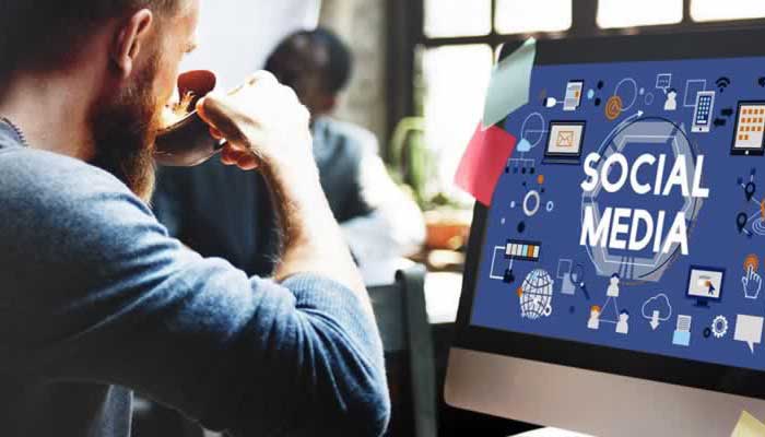 Explore dicas fundamentais para uma gestão eficaz de redes sociais. A imagem destaca ferramentas e métricas importantes para impulsionar o engajamento e o crescimento.